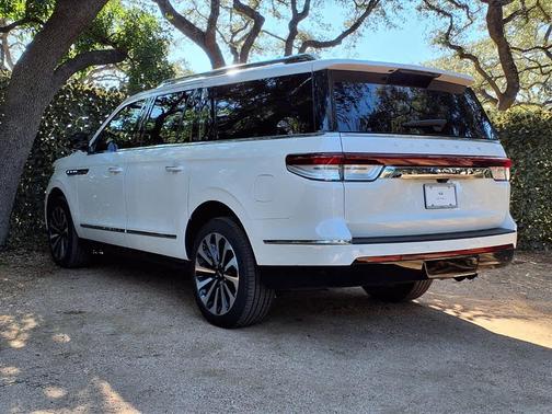 2024 Lincoln Navigator Reserve