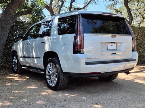 2020 Cadillac Escalade Luxury