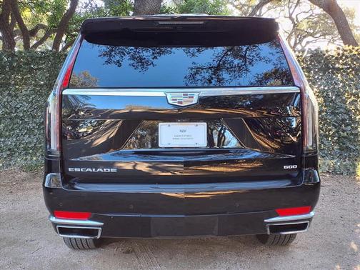 2022 Cadillac Escalade Premium Luxury