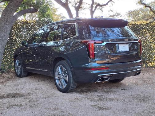 2022 Cadillac XT6 Premium Luxury FWD