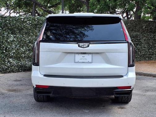 2023 Cadillac Escalade Sport
