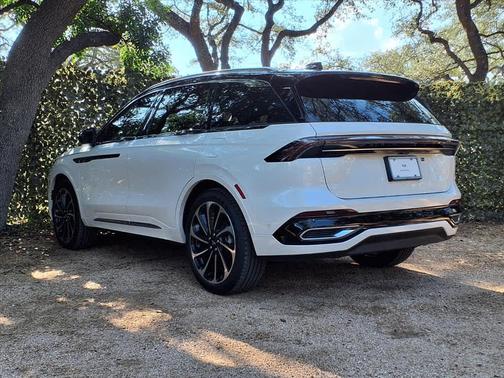 2024 Lincoln Nautilus Black Label