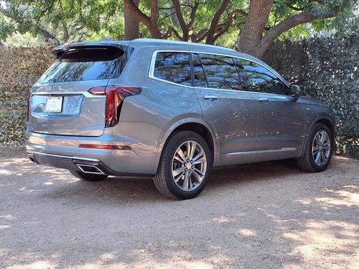 2022 Cadillac XT6 Premium Luxury FWD