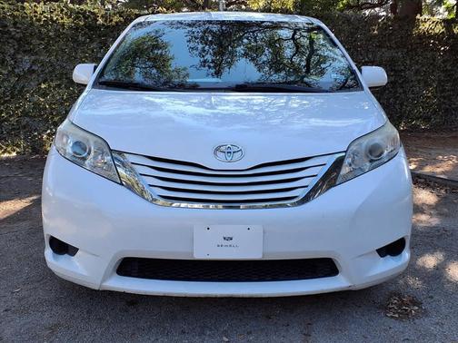 2015 Toyota Sienna LE