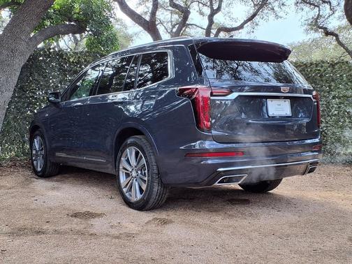 2025 Cadillac XT6 Premium Luxury FWD