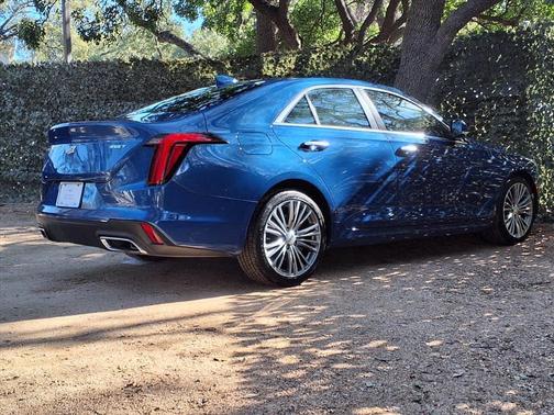 2023 Cadillac CT4 Premium Luxury