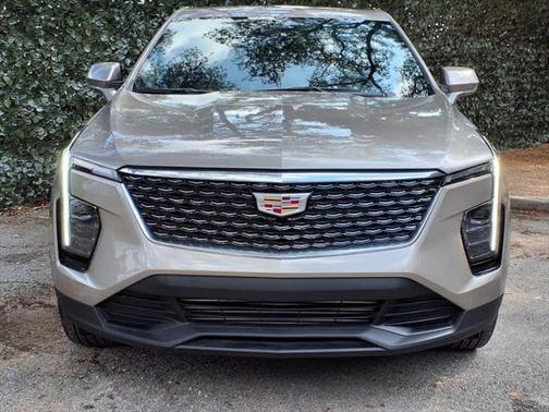 2024 Cadillac XT4 Luxury