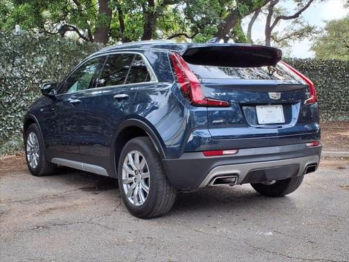 2022 Cadillac XT4 Premium Luxury