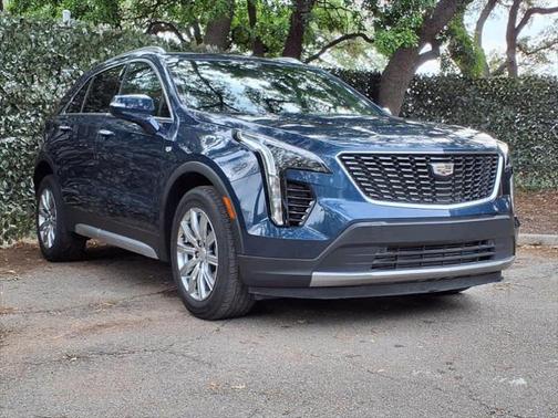 2022 Cadillac XT4 Premium Luxury