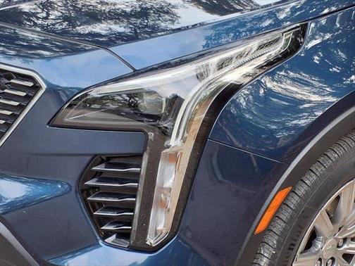 2022 Cadillac XT4 Premium Luxury