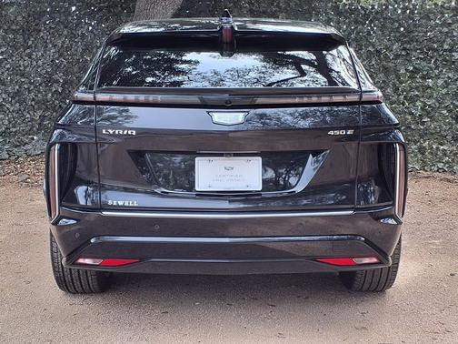 Stellar Black Metallic 2024 Cadillac LYRIQ Luxury