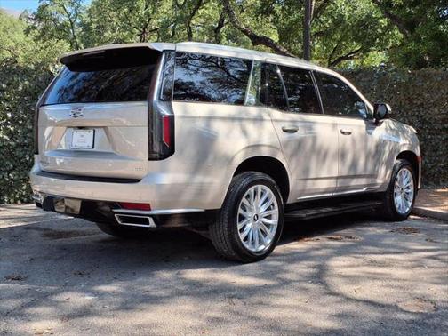 2022 Cadillac Escalade Luxury
