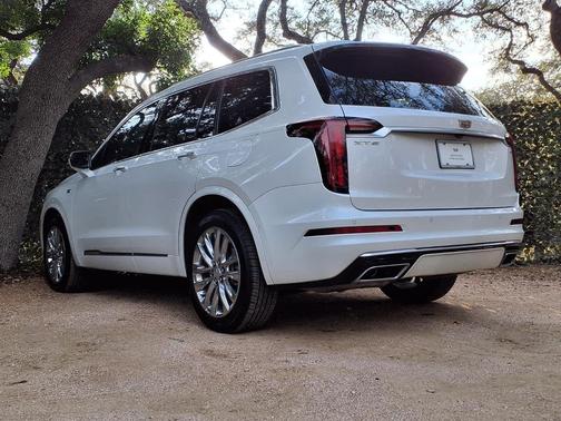 2023 Cadillac XT6 Premium Luxury FWD