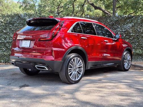 2025 Cadillac XT4 Premium Luxury