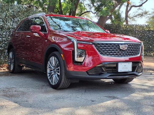 2025 Cadillac XT4 Premium Luxury