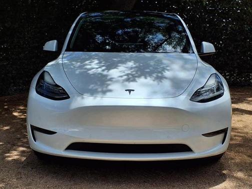 2022 Tesla Model Y Long Range Dual Motor All-Wheel Drive