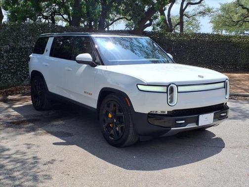 2023 Rivian R1S Adventure
