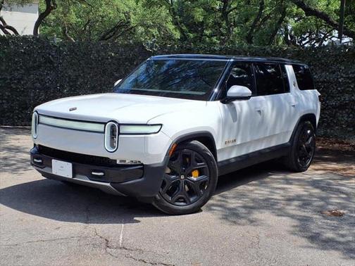 2023 Rivian R1S Adventure