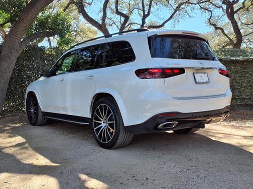 MANUFAKTUR Moonlight White Metallic 2024 Mercedes-Benz GLS 580 4MATIC