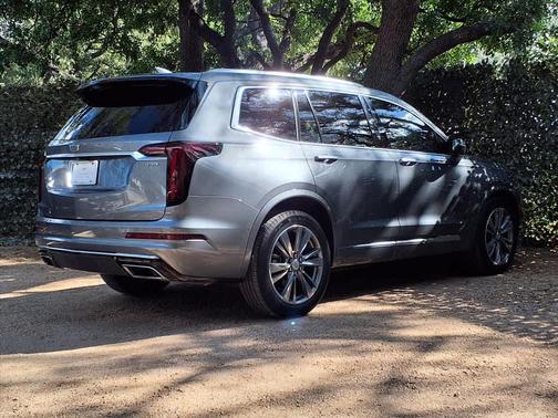 2022 Cadillac XT6 Premium Luxury FWD
