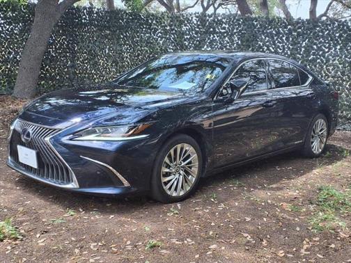 2019 Lexus ES 300h Luxury