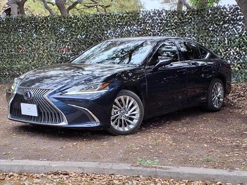 2019 Lexus ES 300h Luxury