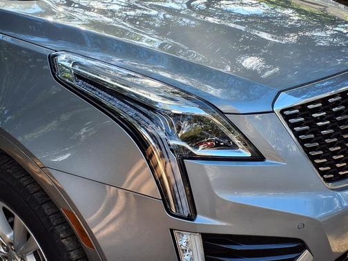 Argent Silver Metallic 2024 Cadillac XT5 Luxury