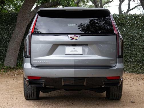 2024 Cadillac Escalade Sport