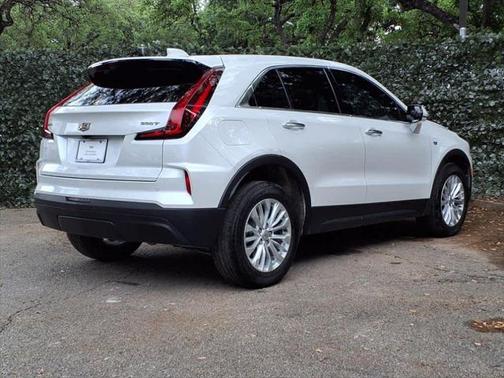 2024 Cadillac XT4 Luxury