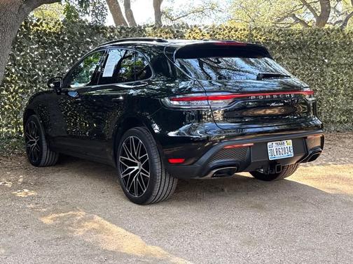 2022 Porsche Macan AWD
