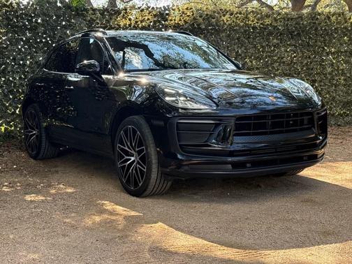 2022 Porsche Macan AWD