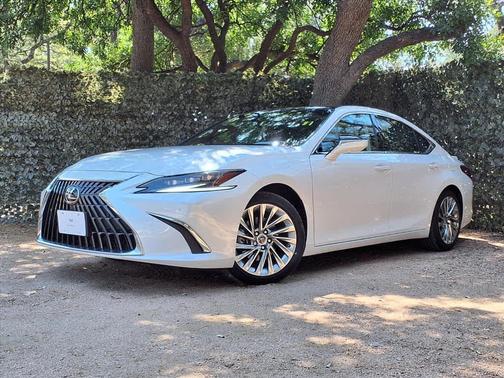 2022 Lexus ES 350 Ultra Luxury