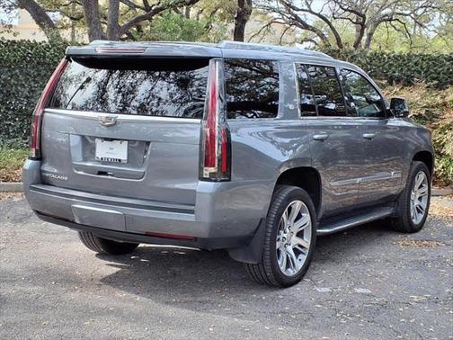 2020 Cadillac Escalade Luxury