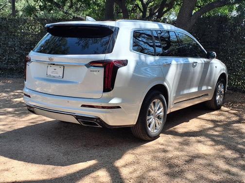 2023 Cadillac XT6 Luxury FWD