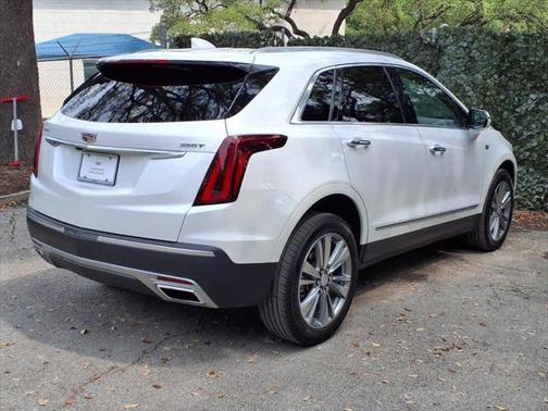 2022 Cadillac XT5 Premium Luxury