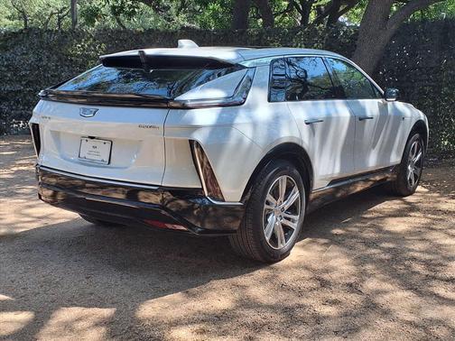 2024 Cadillac LYRIQ Tech