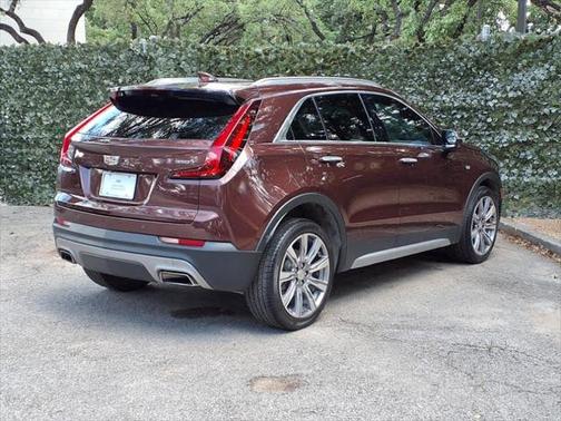 2022 Cadillac XT4 Premium Luxury