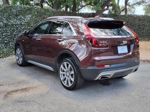 2022 Cadillac XT4 Premium Luxury