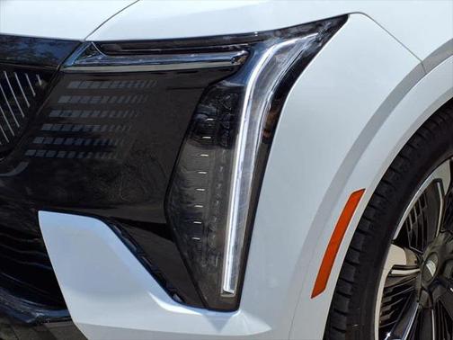 2025 Cadillac Escalade IQ Sport 2
