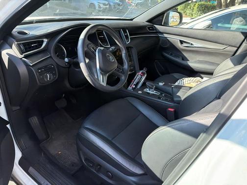 2023 INFINITI QX55 LUXE