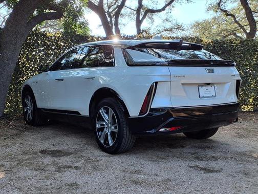 2024 Cadillac LYRIQ Tech