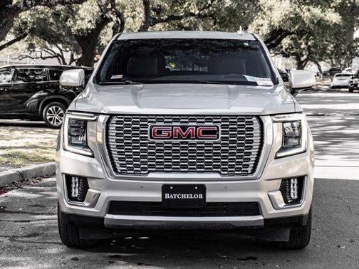 Photo 2 of 32 of 2021 GMC Yukon XL Denali
