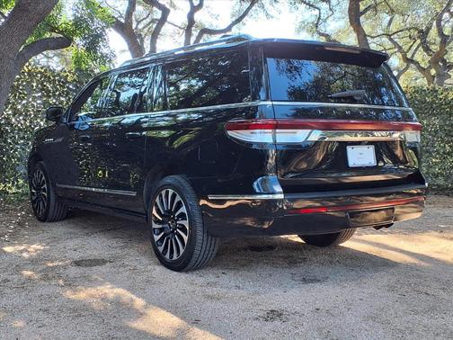 2022 Lincoln Navigator Black Label