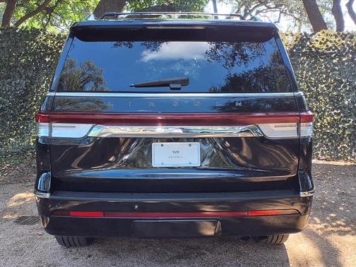 2022 Lincoln Navigator Black Label
