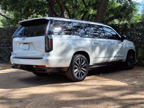 2023 Cadillac Escalade ESV Sport Platinum