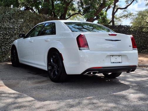 2023 Chrysler 300 Touring