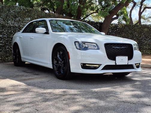 2023 Chrysler 300 Touring