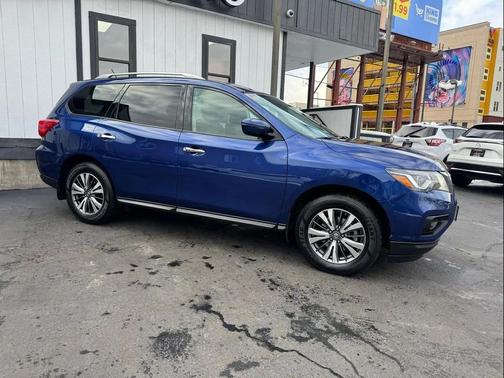 2017 Nissan Pathfinder S