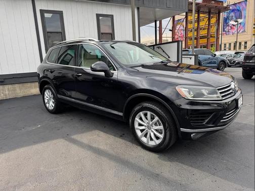 2015 Volkswagen Touareg TDI Sport w/Technology