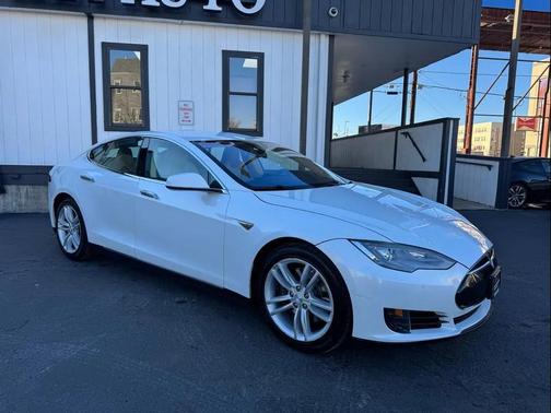 2015 Tesla Model S 85D